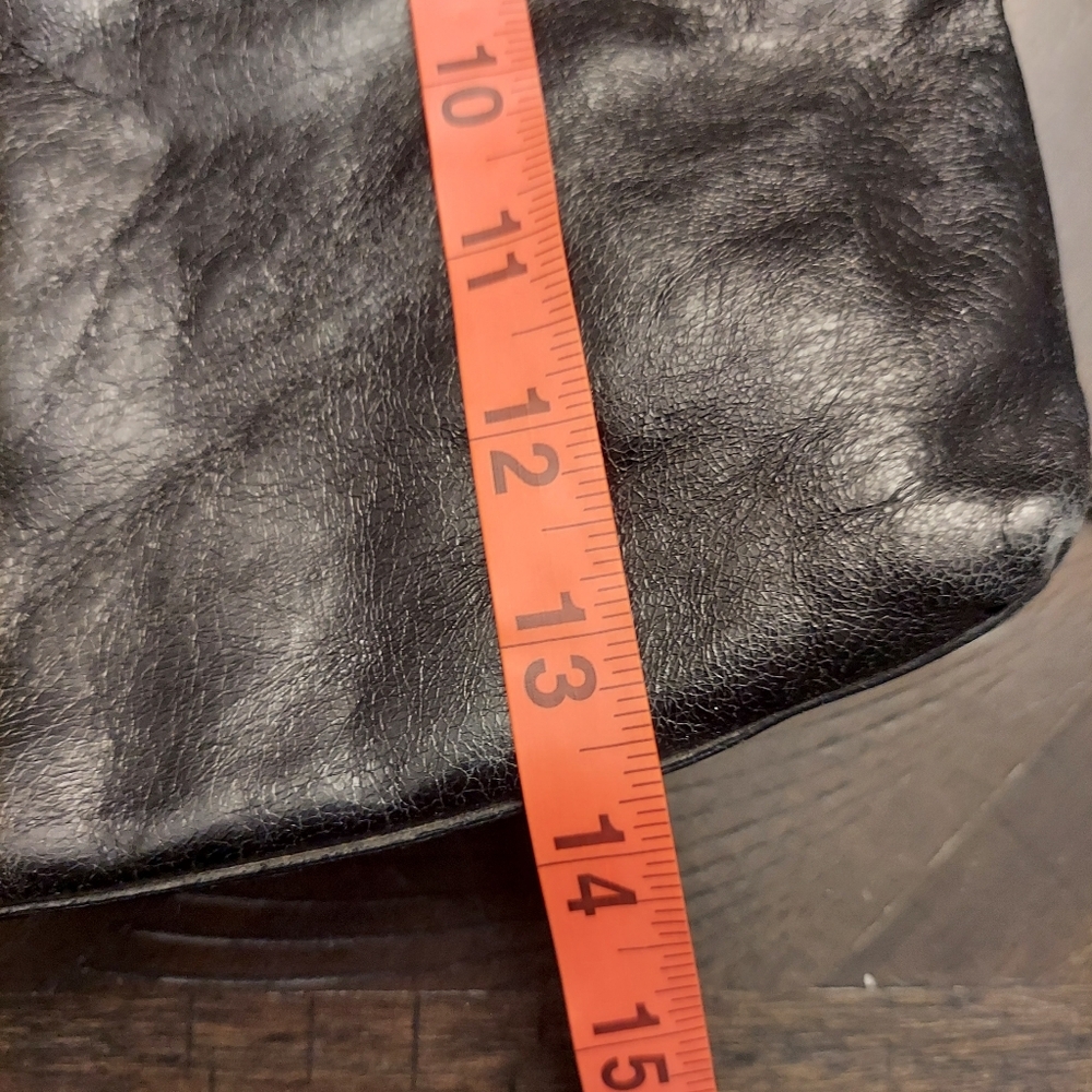 GARNET HILL Leather Fold Over Arm/Crossbody Bag - Picture 14 of 15